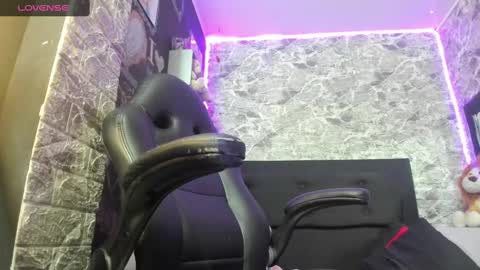 Snapshot of kittycute_1 chatting on November 2025 07:13:02 PM Cata Moon online show from November 2025 07:13:02 PM