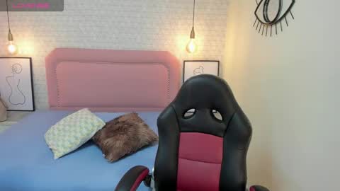 Snapshot of kittytimberlake chatting on October 2025 12:28:01 PM K I T T Y online show from October 2025 12:28:01 PM