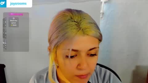 Kitty Trixy online show from December 2024 07:23:01 PM