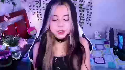 Kittyuwu  online show from March 2026 10:35:01 PM