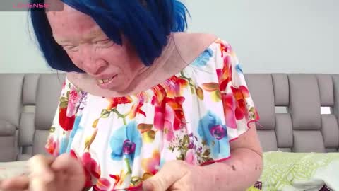 kittywhiteass online show from October 2025 07:02:02 PM