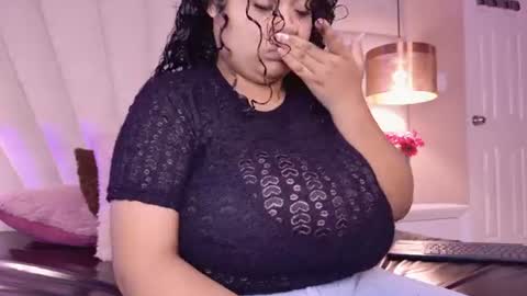 Snapshot of kity_hill chatting on July 2026 04:15:01 AM Kitty Hill online show from July 2026 04:15:01 AM