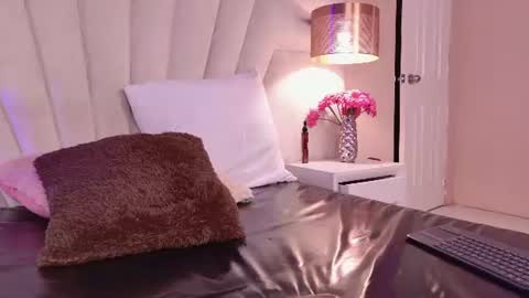 Snapshot of kity_hill chatting on July 2026 03:20:01 AM Kitty Hill online show from July 2026 03:20:01 AM