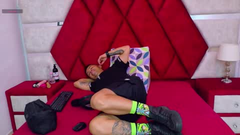 Luisa y Jairo online show from November 2025 12:29:02 PM