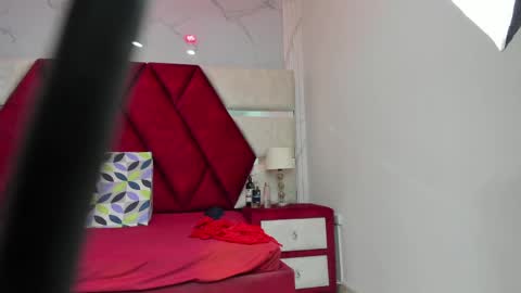 Snapshot of kity_spiderr chatting on June 2026 12:08:02 PM Luisa y Jairo online show from June 2026 12:08:02 PM
