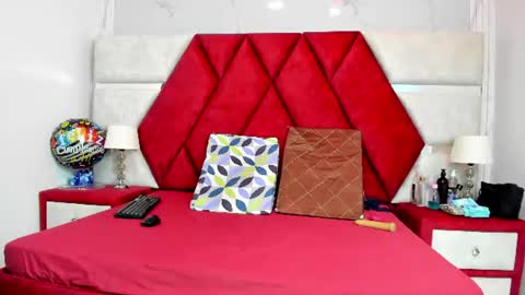 Luisa y Jairo online show from July 2026 12:14:02 PM