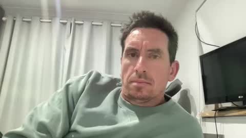 Snapshot of kiwibuzzer chatting on November 2025 11:21:01 AM Champ online show from November 2025 11:21:01 AM