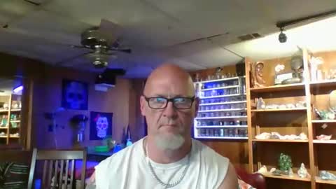 MrKleeen online show from April 2026 11:24:02 PM