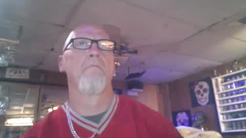 Snapshot of kleeeen chatting on April 2026 08:12:02 AM MrKleeen online show from April 2026 08:12:02 AM