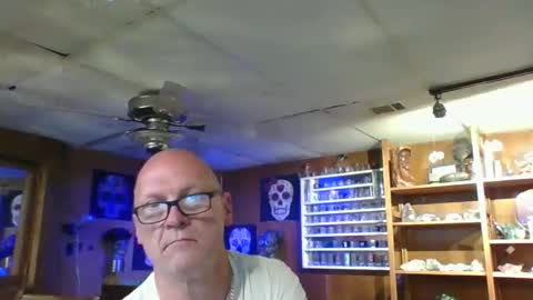 Snapshot of kleeeen chatting on May 2026 10:53:02 AM MrKleeen online show from May 2026 10:53:02 AM