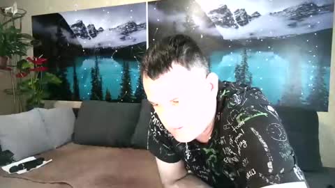 Kleosnow online show from February 2025 10:21:02 AM