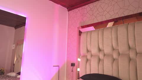   online show from November 2025 08:29:02 PM