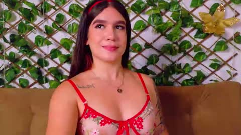 kloe_bella online show from November 2025 01:43:01 PM