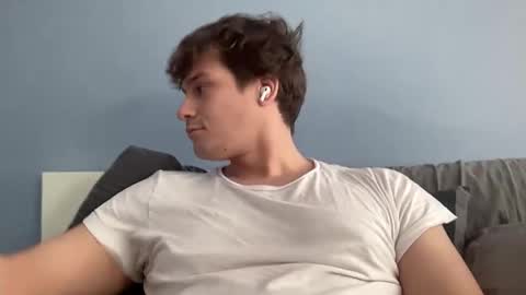 kobeberto online show from February 2026 06:00:02 PM