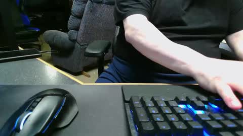 Snapshot of kodiak1974 chatting on November 2025 03:27:02 PM Kodiak1974 online show from November 2025 03:27:02 PM