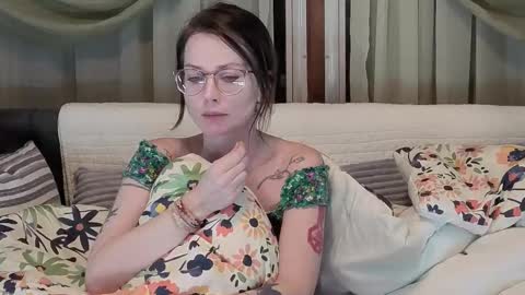 kohlbird online show from December 2025 03:05:01 AM