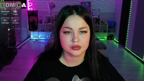 Mia online show from April 2026 06:19:01 AM