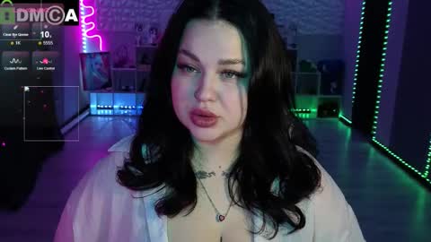 Mia online show from April 2026 03:15:01 PM