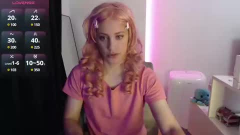 Snapshot of koneko_nya chatting on December 2024 06:49:01 PM  Riley  online show from December 2024 06:49:01 PM