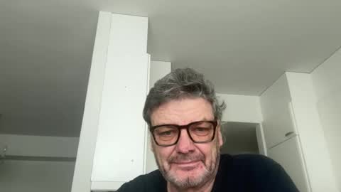 kovapoika online show from October 2025 12:28:02 PM