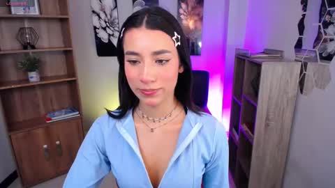 Elizabeth online show from October 2025 07:21:01 PM