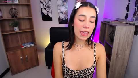 Elizabeth online show from October 2025 07:22:02 PM