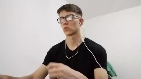 Facu online show from January 2025 11:56:01 PM