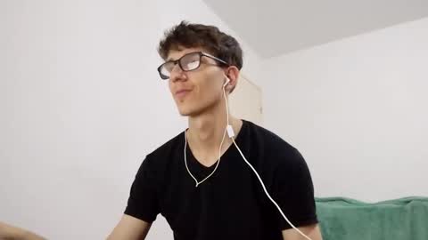 Facu online show from March 2025 12:09:02 PM