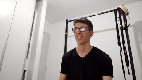 Facu online show from December 2025 04:19:01 AM