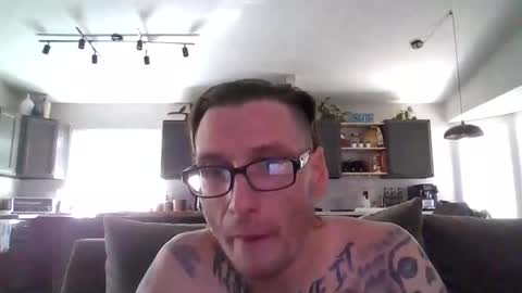 Snapshot of krasher2313 chatting on March 2025 06:00:02 PM hard hung horny online show from March 2025 06:00:02 PM