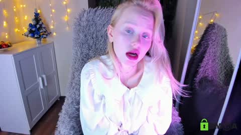 kris_grant online show from December 2024 01:18:01 PM