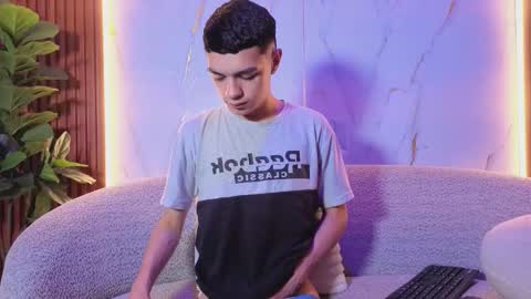 criss online show from November 2025 07:49:02 PM