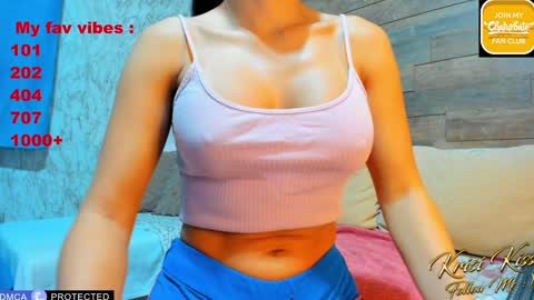 KrisiFollow me  Thumb UP  online show from November 2025 04:13:02 AM