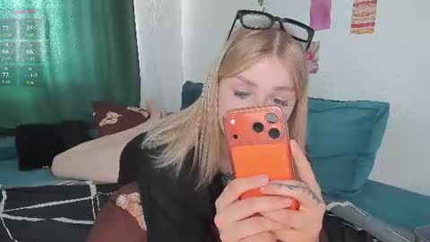 Kristina3 online show from June 2026 01:33:01 PM