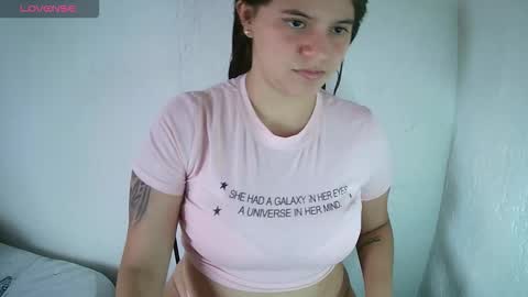 krissone online show from February 2026 08:12:01 PM