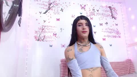 krisstal703358 online show from April 2026 01:45:01 AM