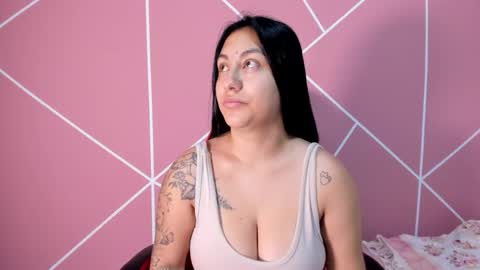Snapshot of krissttal__ chatting on October 2025 10:01:02 AM kristal online show from October 2025 10:01:02 AM