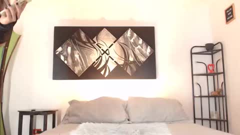 Andrea online show from October 2025 05:46:01 PM