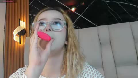 Snapshot of kristal_joi_dl chatting on November 2025 12:16:01 PM kristal online show from November 2025 12:16:01 PM