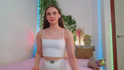 Snapshot of kristen_sayles chatting on October 2025 08:51:02 PM Kris online show from October 2025 08:51:02 PM