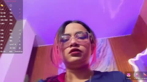 Snapshot of kristen_tay chatting on May 2026 03:04:02 AM kristen_tay online show from May 2026 03:04:02 AM
