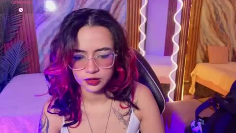 Snapshot of kristen_tay chatting on June 2026 02:38:01 AM kristen_tay online show from June 2026 02:38:01 AM