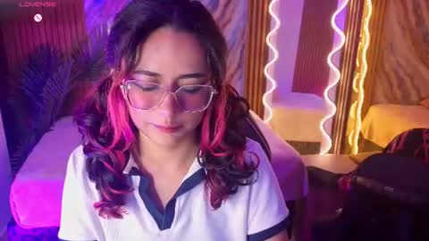 Snapshot of kristen_tay chatting on June 2026 02:56:01 AM kristen_tay online show from June 2026 02:56:01 AM