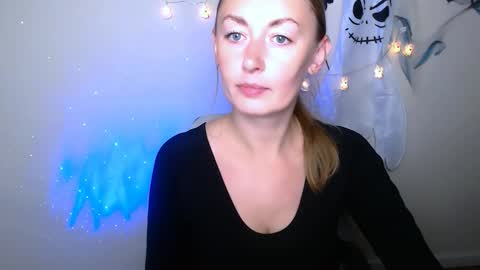 Kristi online show from October 2025 07:07:02 AM
