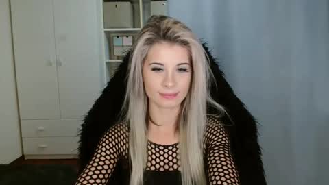 KristineAmore online show from November 2025 07:36:03 PM