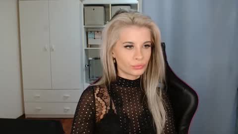 KristineAmore online show from March 2026 06:20:01 PM