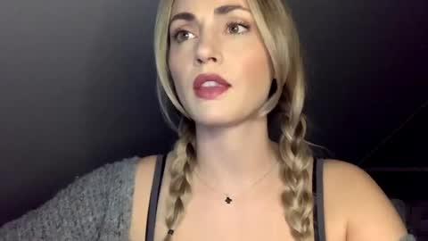 KristineAmore online show from April 2026 08:10:01 PM