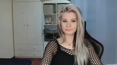 KristineAmore online show from April 2026 06:31:01 AM