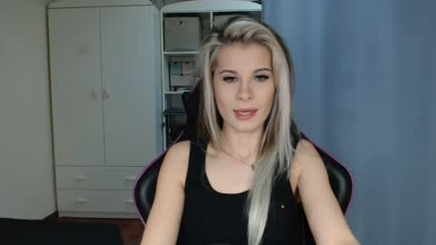 KristineAmore online show from April 2026 07:00:02 AM