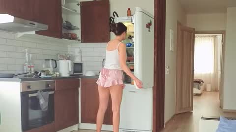 Kristi online show from September 2025 04:49:01 AM